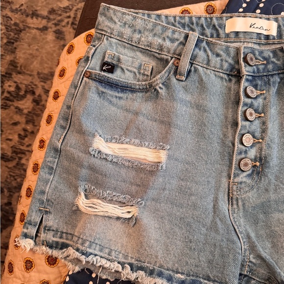 Kancan High Waist Distressed Button Fly Raw Hem Denim Shorts: Medium - Picture 9 of 10